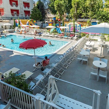 Hotel Eiffel Римини Экстерьер фото