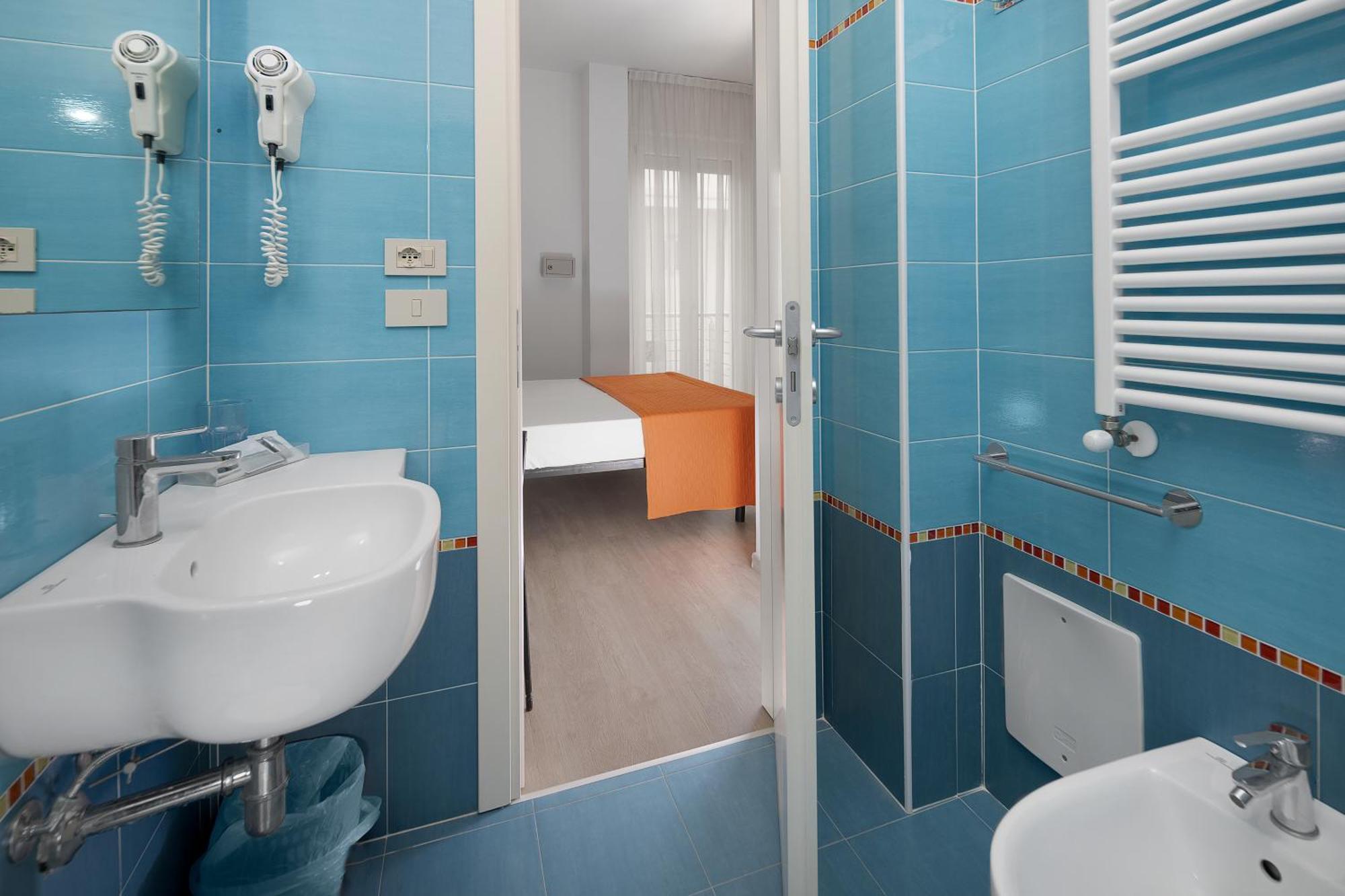 Hotel Eiffel Римини Номер фото